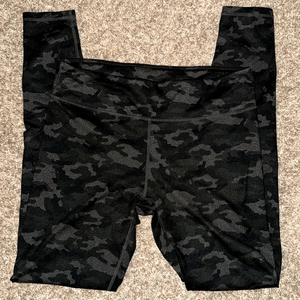 Women’s black camo Fabletics leggings